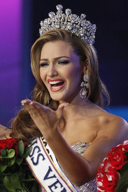 Miss Venezuela 2013 El País Tiene Una Hermosa Reinamigbelis