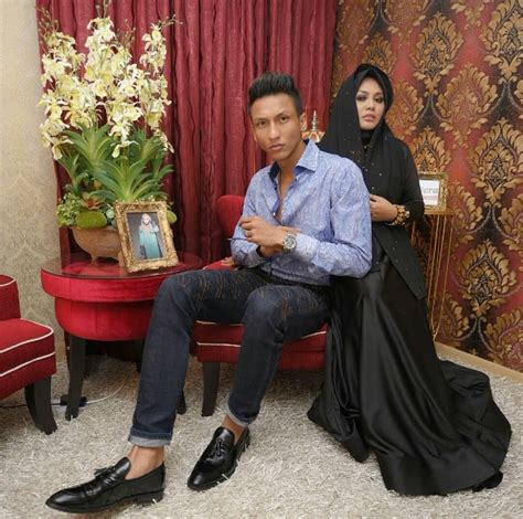 Zulin aziz is a popular dj in kuala lumpur. Panggil Sayang , Ahya Rosli Dan Zulin Aziz Tengah Mabuk ...
