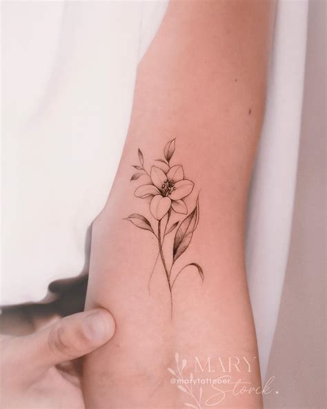 Discover more than 130 calla lily flower tattoo best - POPPY