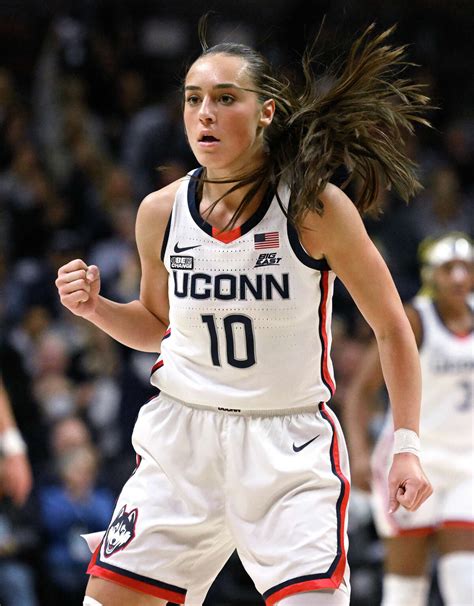 UConn s Nika Mühl showing growth in starting point guard role