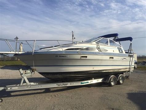 Over the windshield model (click on image for larger view). Bayliner 2655 boats for sale