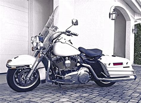 Lift your spirits with funny jokes, trending memes, entertaining gifs, inspiring stories, viral videos, and so much more. 2008 Road King Police Edition Flhp for sale on 2040-motos