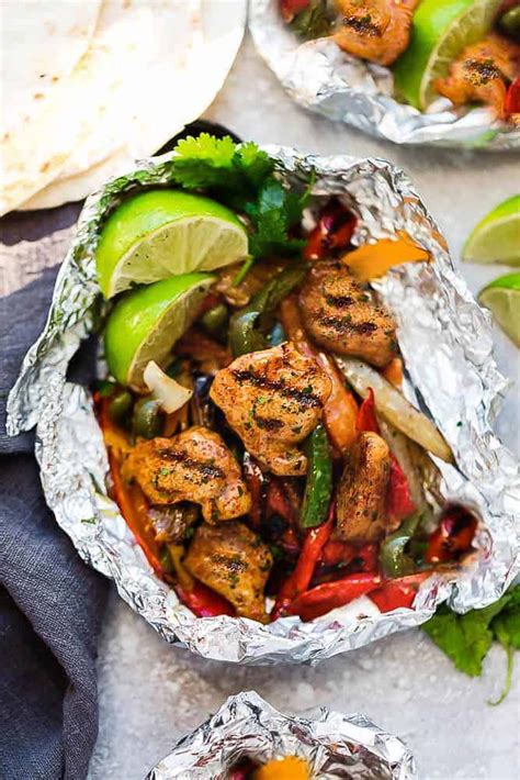 That's what we called them anyway. Chicken Fajita Foil Packets - perfect easy meal for summer ...