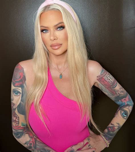 Jenna Jameson’s Female Fans Thank Her For Saving Their Sex Lives