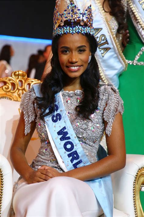 Crowning Moments Toni Ann Singh Crowned Miss World 2019 News18