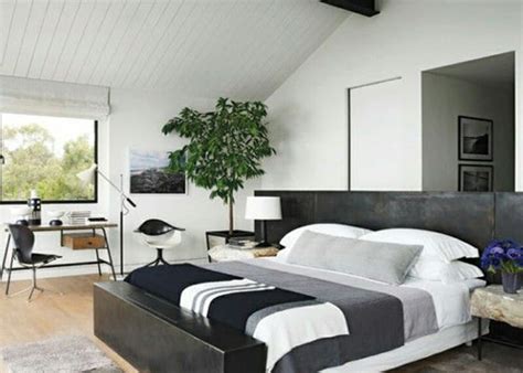 Bachelor pads usually make you think of mismatched furniture, leather sofas, and a huge tv mounted on the wall. 5 bachelor pad tips that will up your game! | Decorilla