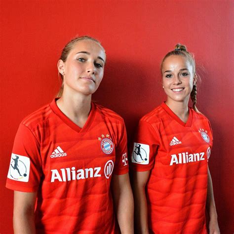 Fans fan clubs fc bayern maintains close links with a huge network of official fan clubs. Pin auf Frauenfußball