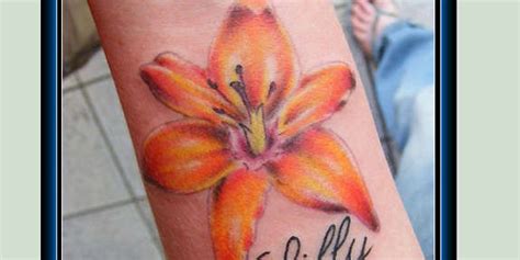 20 Lily Flowers Tattoos On Wrists