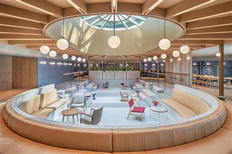 Linehouse превращает шанхайский бассейн в офисное пространство