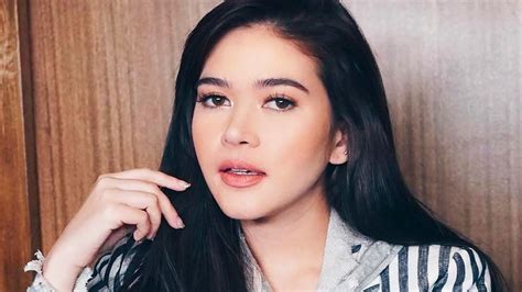 Bela Padilla Feels Like She S Running Out Of Time At 28 Years Old