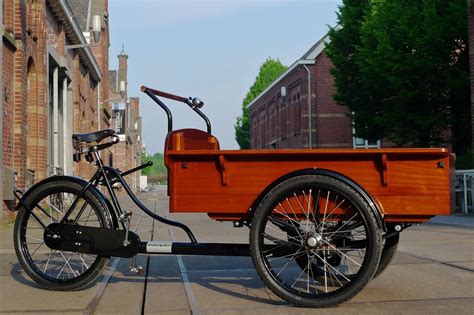 Workcycles Classic Dutch Bakfiets Size L Electric Cargo Bike