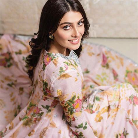 Ayeza Khan In Gorgeous Pink Dresses Reviewitpk