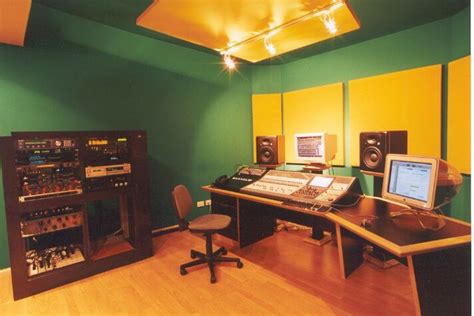 Tucson pushes the boundaries of the segment with dynamic design and advanced features. Tecson - WSDG