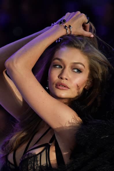 Gigi Hadid Has A Wardrobe Malfunction During The Victoria’s Secret Fashion Show Handles It Like