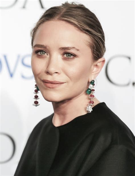 Get The Olsen Look Mary Kate Brown Smokey Eyes Olsens On A Budget