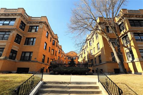 The robber pushed the student to the ground in the 1100 block of east 60th street, university officials said. Hyde Park, Kenwood real estate moving in right direction ...