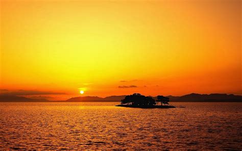Terrific Golden Sunset Wallpaper | Full HD Pictures