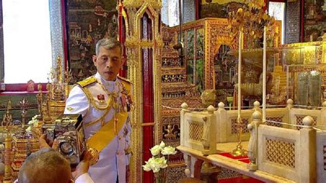 Thailand King Maha Vajiralongkorn Crowned In Day Of Pomp And Centuries