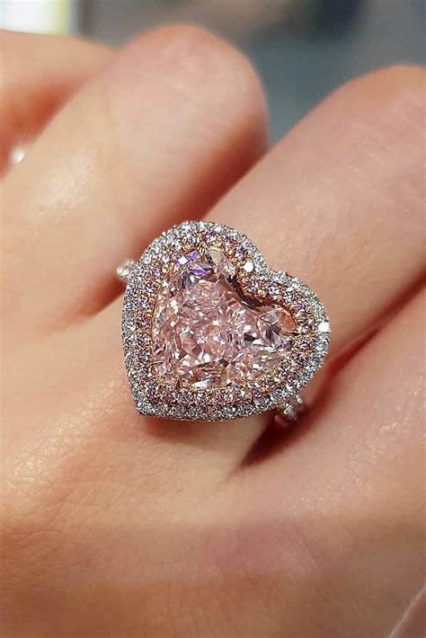 39 The Most Beautiful Gold Engagement Rings In 2022
