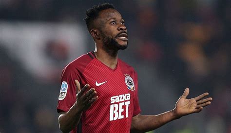 Joueur de football professionnel au club de @rostovfc et international gabonais @fegafoot_gabon. Beşiktaş, Guelor Kanga'yı transfer etmek istiyor! - Orta ...