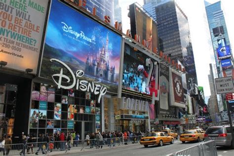 Visit our new york (ny) stores for disney character clothes, gifts, toys and collectibles. Disney Store in Times Square | NEW YORK, I just can't quit ...