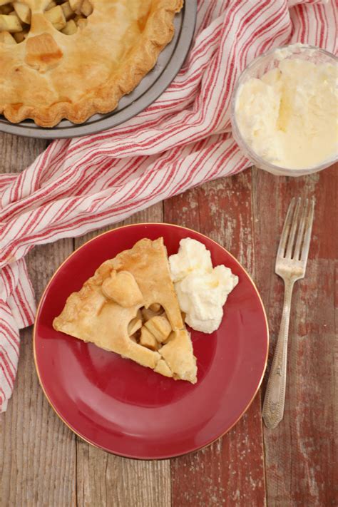 The Perfect Classic Apple Pie Recipe Gemma’s Bigger Bolder Baking Recipe In 2020 Apple Pie