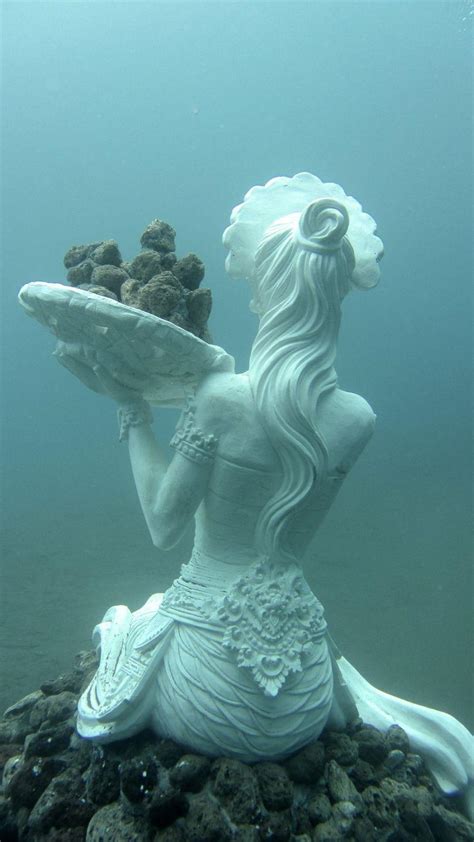 10 Breathtaking Underwater Statues And Sculptures Urban Ghosts Media