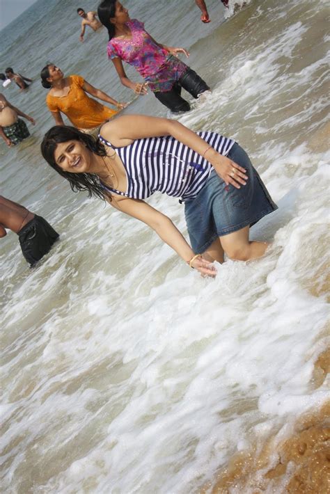 hot beautiful mumbai girls on beach hd photos beautiful desi sexy girls hot videos cute pretty