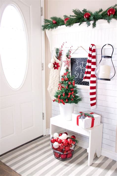 7 brilliant christmas decoration storage ideas. Festive Farmhouse Christmas Decorations