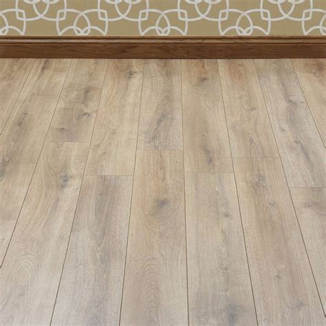 Loft Golden Oak Laminate Flooring 5 Flooring Oak Laminate