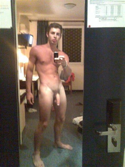 Amateur Guy Nude Selfie Cumception