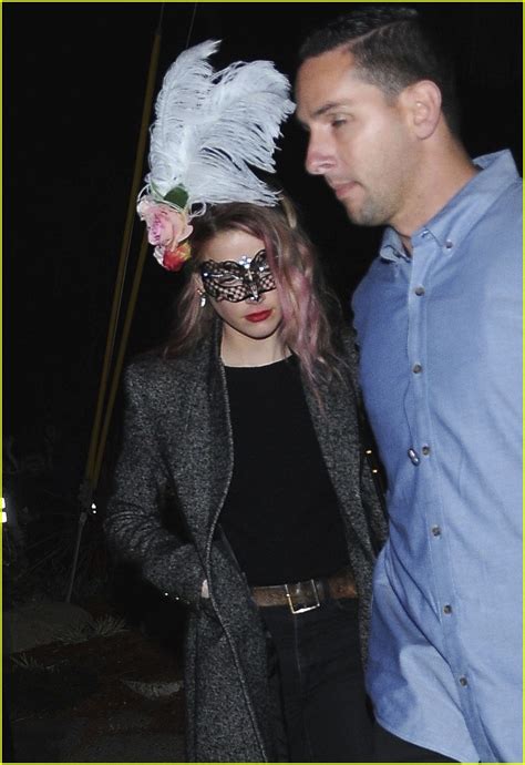 Amber Heard Shows Off New Pink Hair On Halloween Photo 3799194 Amber