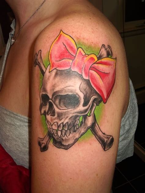 Pin On Skull With Bow Tattoo Designs