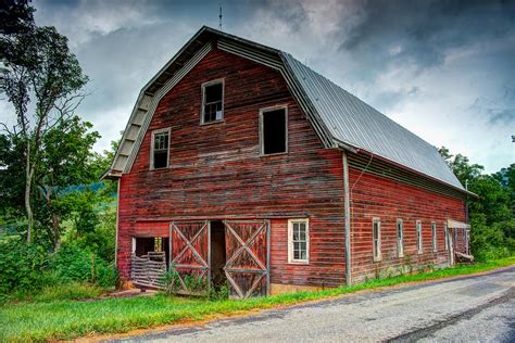 Old Red Barn Photograph By Griffeys Sunshine Photography Fine Art America