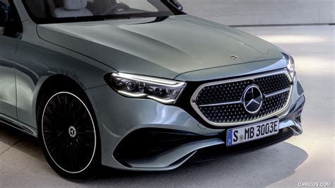 Mercedes Benz E Class Plug In Hybrid AMG Line Color Verde Silver Front Caricos