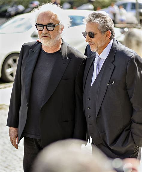 Niccolò presta e la sua bellissima moglie lorella boccia si stanno godendo appieno le loro vacanze estive. Niccolò Presta e Lorella Boccia, nozze piene zeppe di vip: 180 invitati e un mare di celebrità ...