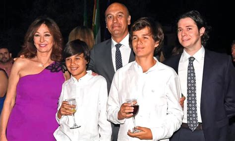 Los Hijos Mellizos De Ana Rosa Quintana Cumplen 18 Años