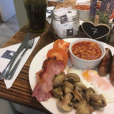 LOVE TO EAT - VICTORIA CENTRE, Llandudno - Updated 2019 Restaurant