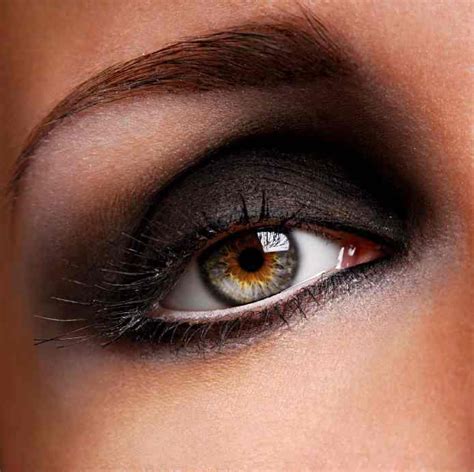 Makeup Tricks For Bulging Eyes