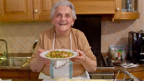 Pasta Grannies Discovers Nonna Rosas Straw And Hay Tagliatelle Youtube Tagliatelle