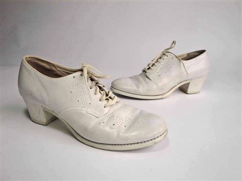 Vintage 1940s Shoes The Oh Nurse White Perforated Oxford