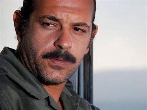 عبد العزيز، مسلسل عن عملية الزيبق مأخوذ من ملفات المخابرات العامة المصرية، وتدور أحداثه حول شاب يدعى عمر صلاح الدين طه ويعمل فني كاميرات، وشخص يدعى خالد صبري أبو علم. محمود غريب: سعيد جدا بدورى فى «الزيبق» - عين