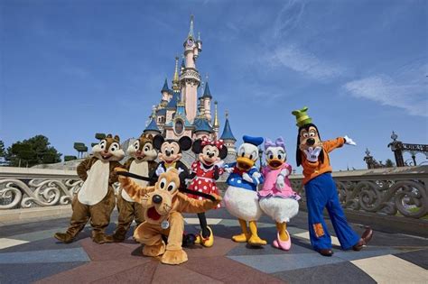 Fil officiel de disneyland paris. Disneyland Paris Prepares for Reopening with New Character ...