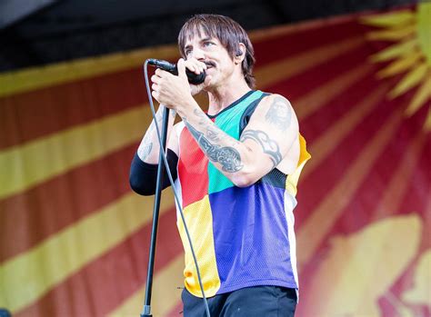 Red Hot Chili Peppers Lead Singer Anthony Kiedis Hospitalized Show