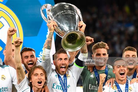Topshot Real Madrids Spanish Defender Sergio Ramos Lifts The News