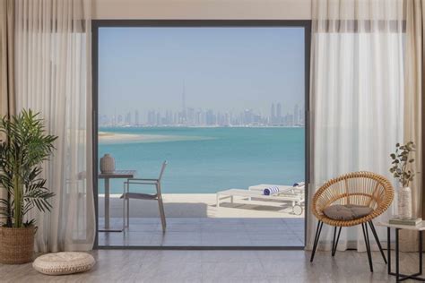 First Luxury Resort To Open On Dubais ‘world Islands In December