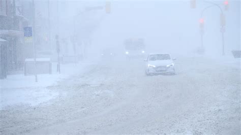 Manitobans Hunker Down As Days Long Snowstorm Begins Storm Snow Spring Winter Storm