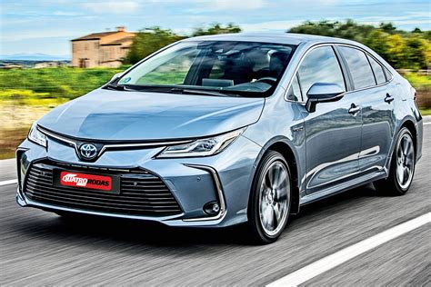 Built around the revolutionary toyota new global architecture (tnga) platform the corolla sedan's new 1.8 litre hybrid powertrain delivers an irresistible drive. Segredo: novo Toyota Corolla terá motor 2.0 mais forte e ...