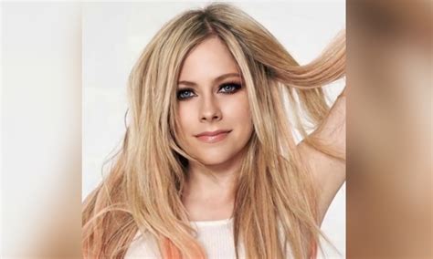 Avril Lavigne Explains Why She Always Does Her Own Makeup Gulftoday