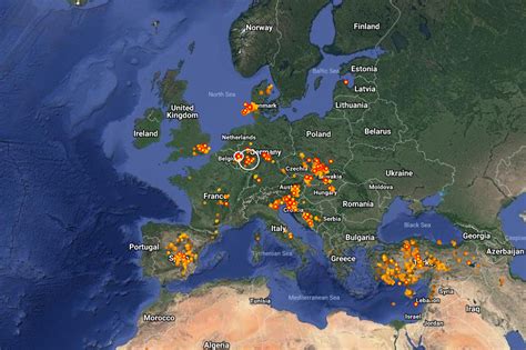 Current time in london, united kingdom. Lightning map latest: Incredible graphics show stormy ...